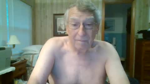 Snapshot of maturecouple1954 chatting on 10, 7, 2026 SXECPL55 at G mail Dot Com online show from 10, 7, 2026