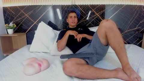 Snapshot of mauro_boy chatting on 1, 6, 2026 mauro_boy online show from 1, 6, 2026