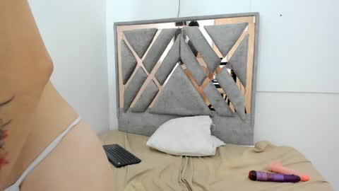 mavie_ivanova online show from 4, 2, 2025