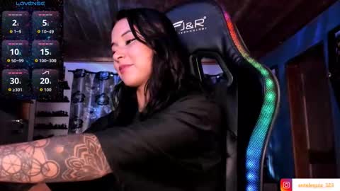 Hilary online show from 11, 11, 2025