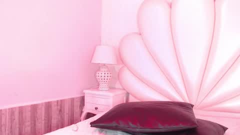 Snapshot of mavismanson chatting on 1, 10, 2025 mavismanson online show from 1, 10, 2025