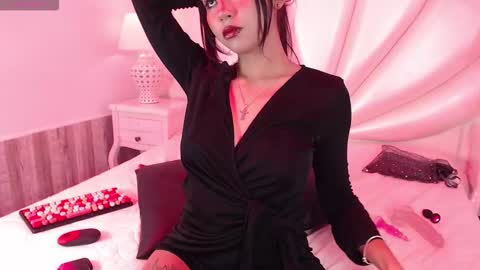 Snapshot of mavismanson chatting on 2, 10, 2025 mavismanson online show from 2, 10, 2025