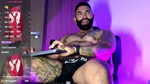 max__prada online show from 20, 9, 2025