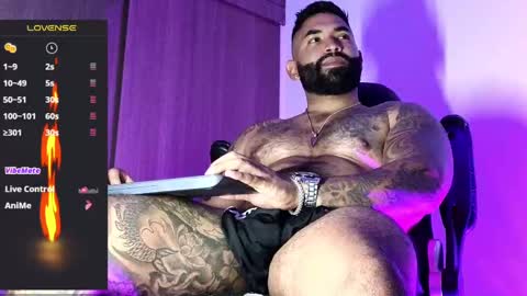 max__prada online show from 17, 10, 2025