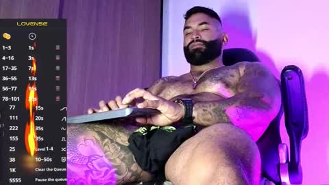 max__prada online show from 12, 11, 2025