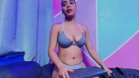 Max  Ashley online show from 16, 4, 2026