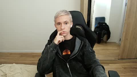 Max Gen with tats 24years  And Ethan without tats 20 years online show from 1, 4, 2026