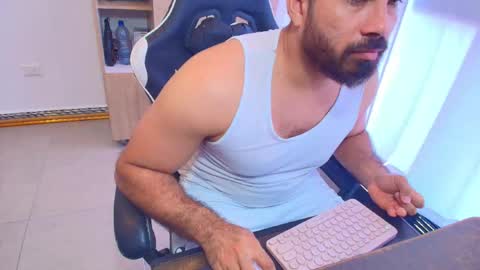 max_love25 online show from 13, 3, 2026