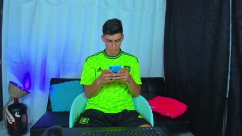 MAX     online show from 27, 1, 2025