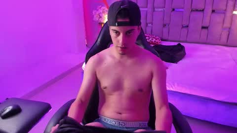 Snapshot of maxbenetti chatting on 18, 11, 2025 Maximiliano online show from 18, 11, 2025