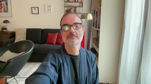 Max Mikado online show from 28, 1, 2025