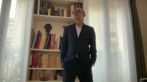 Max Mikado online show from 1, 12, 2025