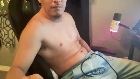 Snapshot of maxfreaky407284 chatting on 23, 12, 2025 perezcouple online show from 23, 12, 2025