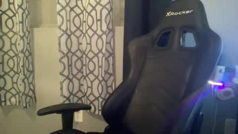 Snapshot of maxfreaky407284 chatting on 11, 1, 2026 perezcouple online show from 11, 1, 2026