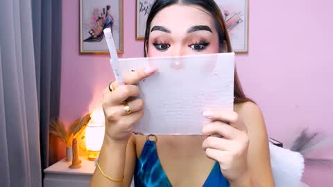 Snapshot of maxie_greyson chatting on 18, 12, 2024 maxie greyson online show from 18, 12, 2024