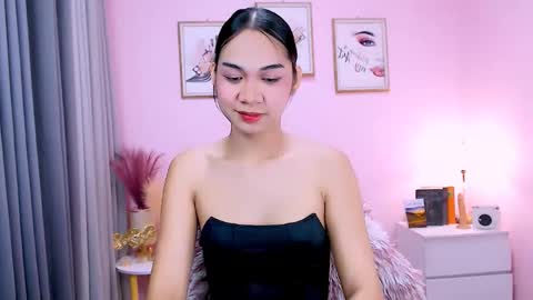 Snapshot of maxie_greyson chatting on 24, 2, 2025 maxie greyson online show from 24, 2, 2025