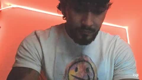 Snapshot of maximo004 chatting on 18, 12, 2025 Maximo online show from 18, 12, 2025