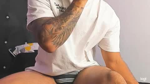 Snapshot of maximo004 chatting on 21, 12, 2025 Maximo online show from 21, 12, 2025