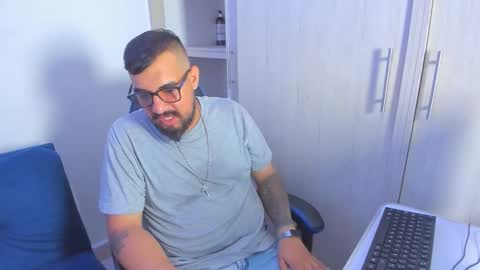 maximo_garcia75 online show from 2, 12, 2025