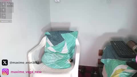 Maximo Aron Vega online show from 10, 11, 2025