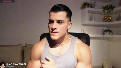 Snapshot of maximohoot chatting on 26, 4, 2026 Sebastian online show from 26, 4, 2026