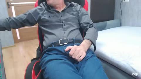 maximus3334 online show from 7, 4, 2026