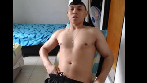 Snapshot of maxiolly108534 chatting on 10, 11, 2025 maxiolly108534 online show from 10, 11, 2025