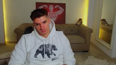 MaxKaiden online show from 19, 9, 2025