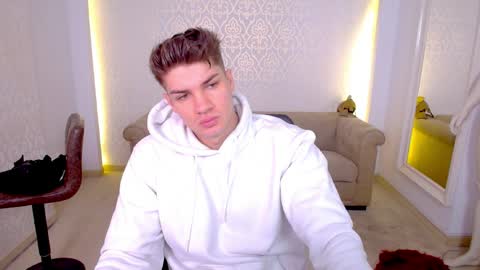 MaxKaiden online show from 11, 4, 2026