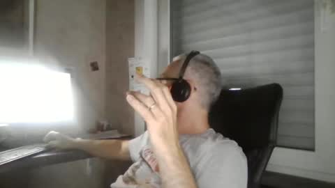 Snapshot of maxou569 chatting on 22, 6, 2026 maxou569 online show from 22, 6, 2026