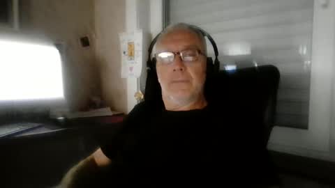 Snapshot of maxou569 chatting on 23, 6, 2026 maxou569 online show from 23, 6, 2026