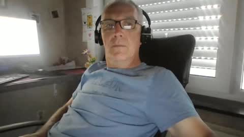 Snapshot of maxou569 chatting on 29, 6, 2026 maxou569 online show from 29, 6, 2026