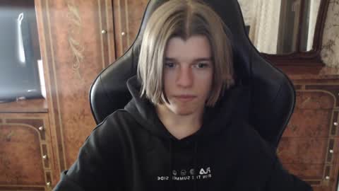 Snapshot of maxplay18 chatting on 12, 12, 2024 Max online show from 12, 12, 2024