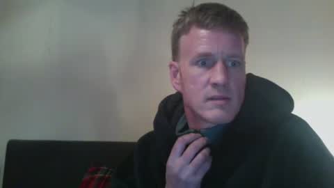 Snapshot of maxwilly7803039708 chatting on 31, 3, 2026 maxwilly7803039708 online show from 31, 3, 2026