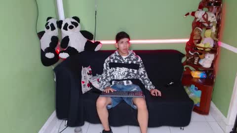 Snapshot of maxx_dick chatting on 1, 12, 2025 maxx_dick online show from 1, 12, 2025