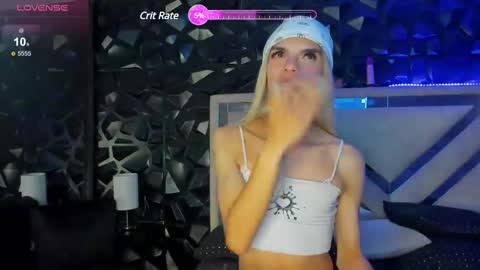 Snapshot of maxx_steell_ chatting on 10, 12, 2024 BellaSusy online show from 10, 12, 2024