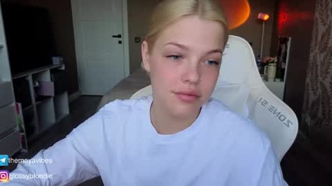 Snapshot of maya_blonde18 chatting on 23, 4, 2026 Maya online show from 23, 4, 2026