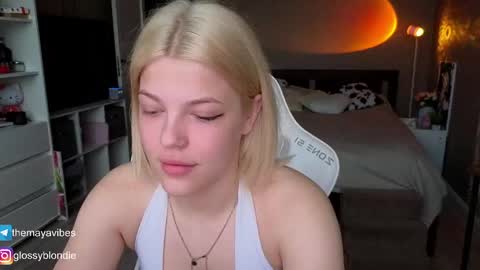 Snapshot of maya_blonde18 chatting on 25, 4, 2026 Maya online show from 25, 4, 2026