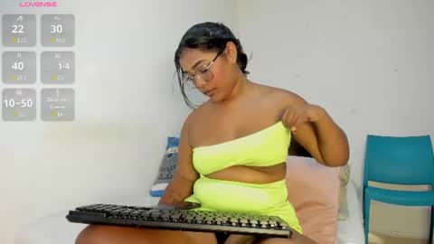 Snapshot of maya_graham_ chatting on 23, 7, 2026 Maya online show from 23, 7, 2026