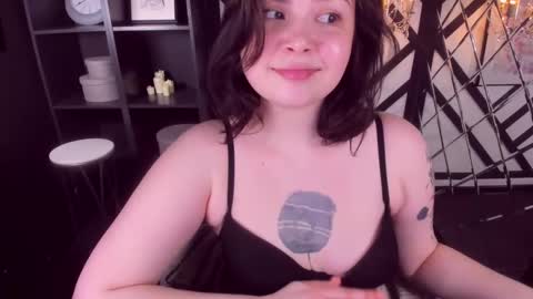 Woman online show from 2, 3, 2025