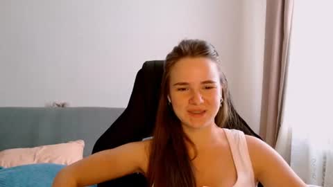 Snapshot of maybloom_ chatting on 15, 6, 2026 maybloom_ online show from 15, 6, 2026