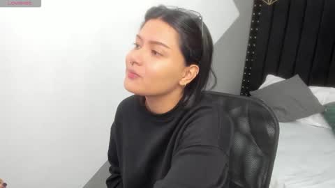 Mayu KIm online show from 6, 11, 2025