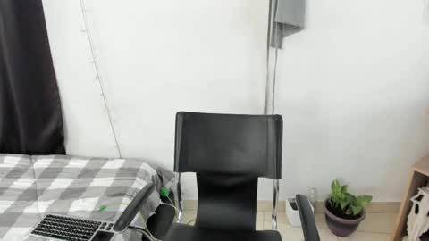 mazikeen_18 online show from 1, 3, 2025