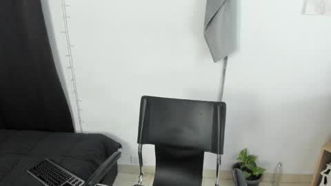 mazikeen_18 online show from 11, 3, 2025