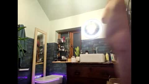 Snapshot of mccock16cm chatting on 1, 4, 2026 mccock16cm online show from 1, 4, 2026