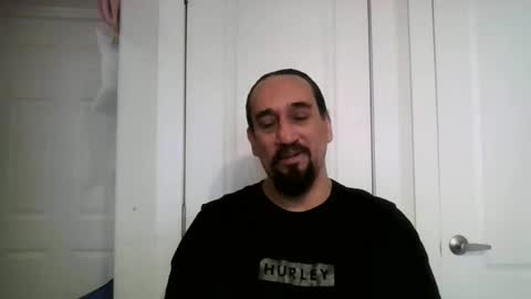Snapshot of mclovins77 chatting on 28, 4, 2026 mclovins77 online show from 28, 4, 2026