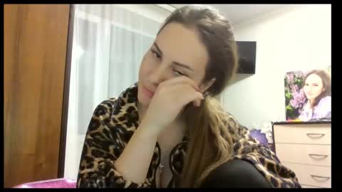 meadoweyes_ online show from 30, 11, 2025