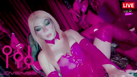 THE QUEEN ALPHA   Queen Medusa Prey online show from 9, 4, 2026