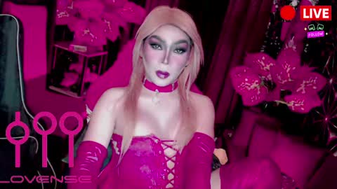 Snapshot of medusaprey chatting on 28, 4, 2026 THE QUEEN ALPHA Queen Medusa Prey online show from 28, 4, 2026