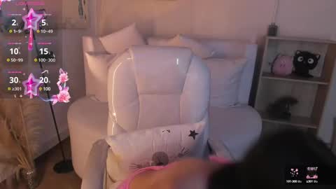 Snapshot of meelanny_ds chatting on 6, 3, 2025 online show from 6, 3, 2025
